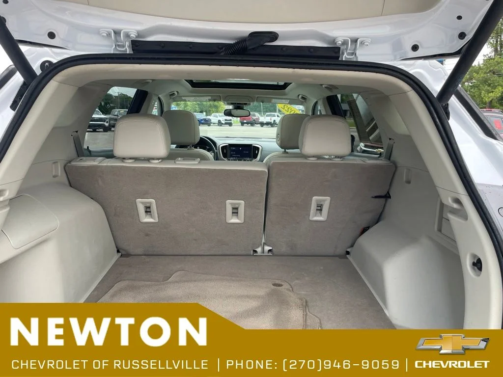 Used 2022 White Frost GMC Denali image 34