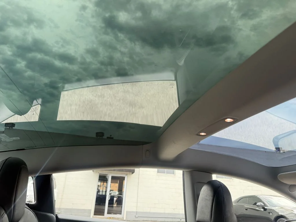 Used 2022  Tesla Base image 29