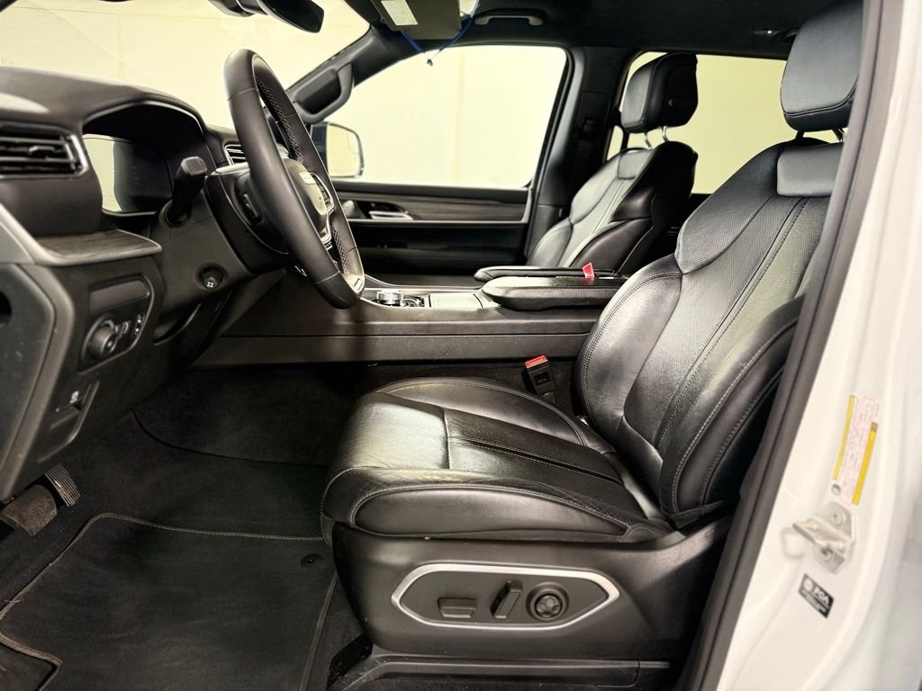 Used 2024 White Jeep Series II image 8