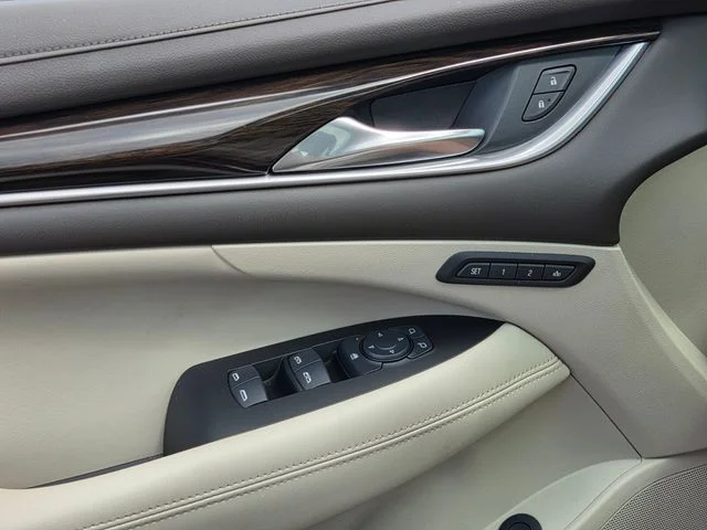 Used 2017 Red Buick Essence image 30