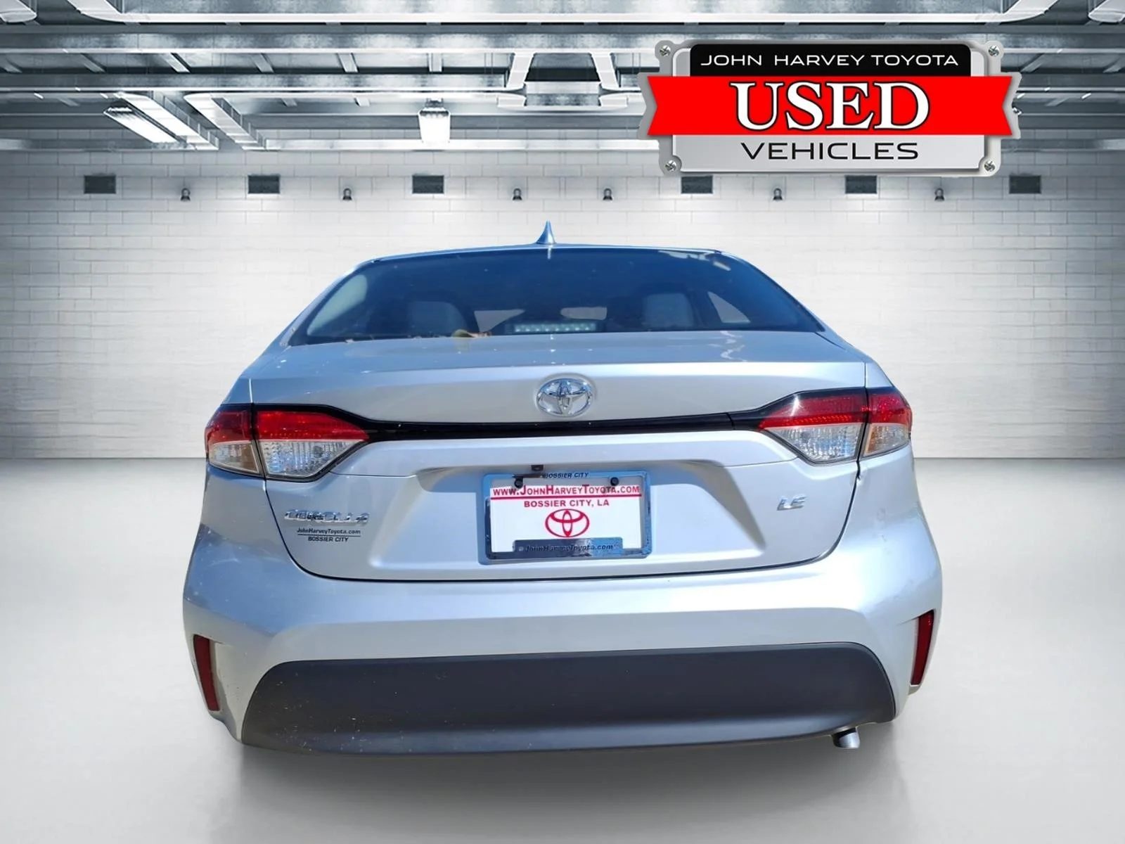 Used 2025 Wind Chill Pearl Toyota LE image 3