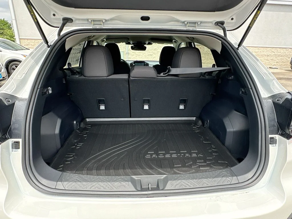 New 2026 CRYSTAL WHITE PEARL Subaru Premium image 30