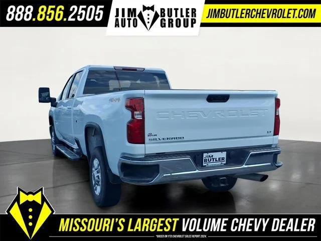Used 2025 Summit White Chevrolet LT image 2