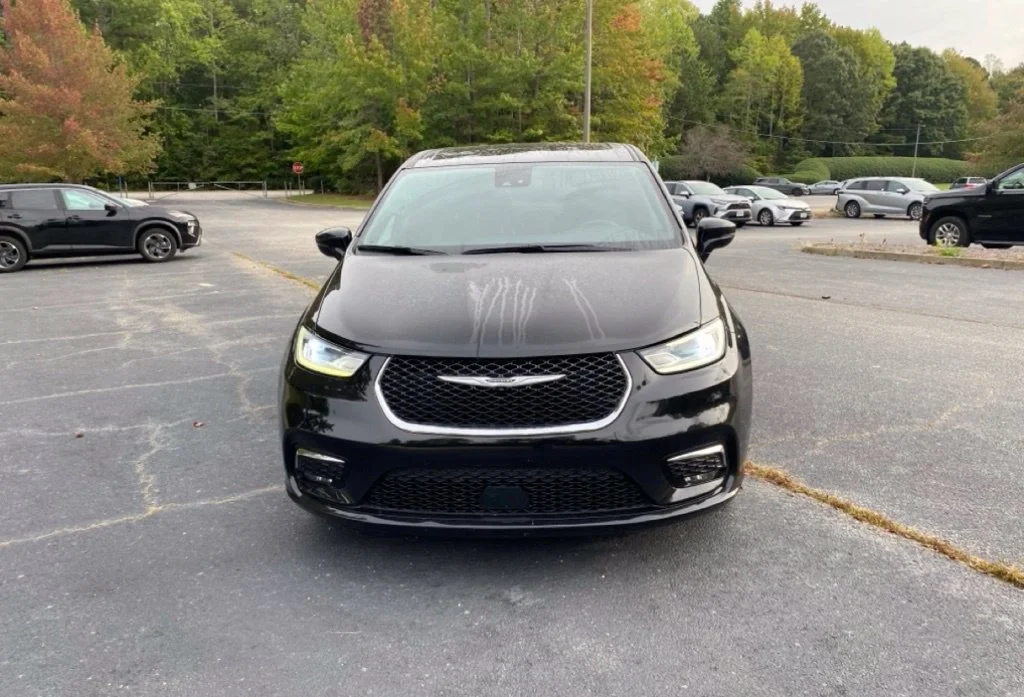 Used 2025 Black Chrysler Select image 1