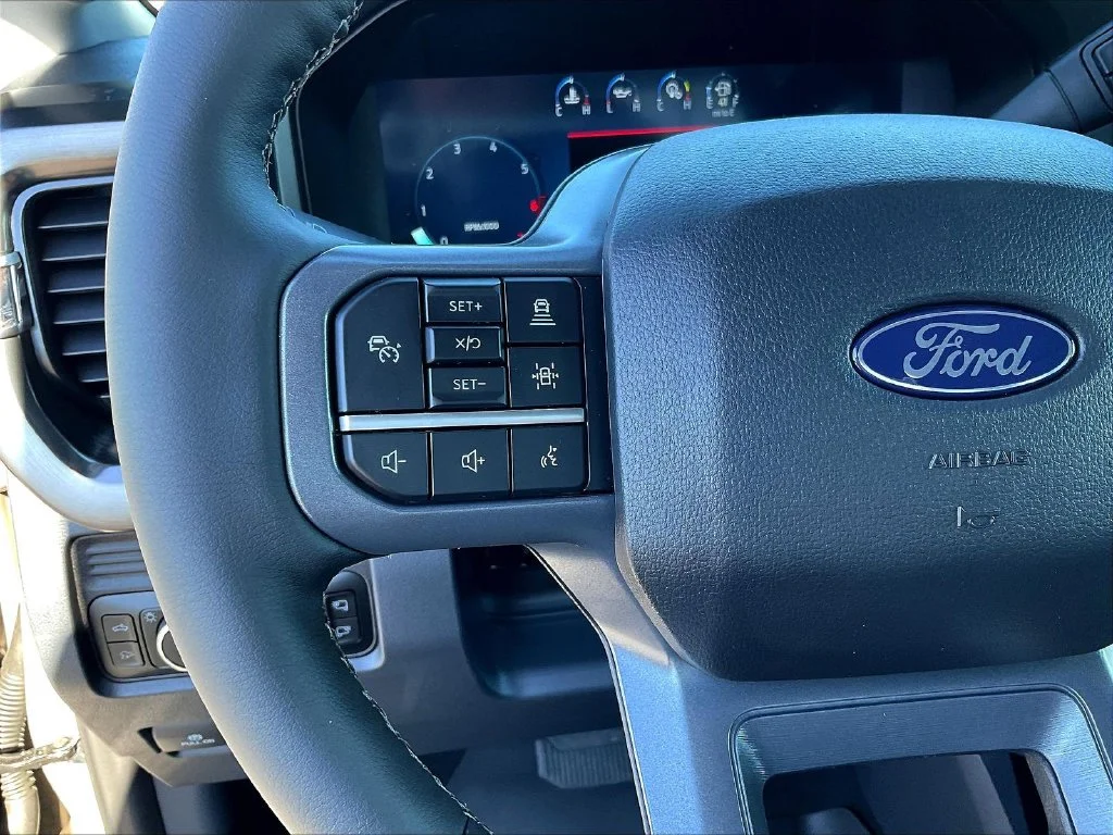 New 2027 Marsh Gray Metallic Ford F-250® Lariat® image 21