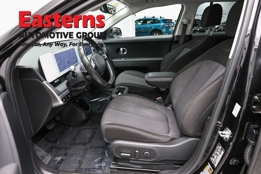 Used 2024 Black Hyundai SEL image 14