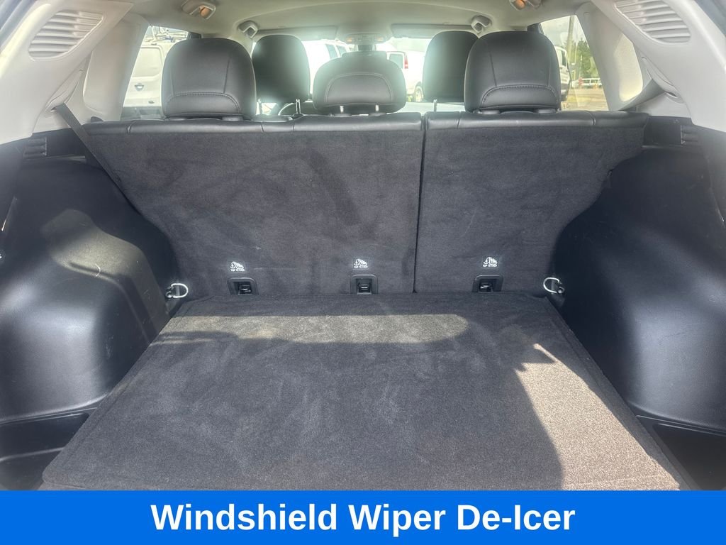 Used 2020 Green Jeep Latitude image 24