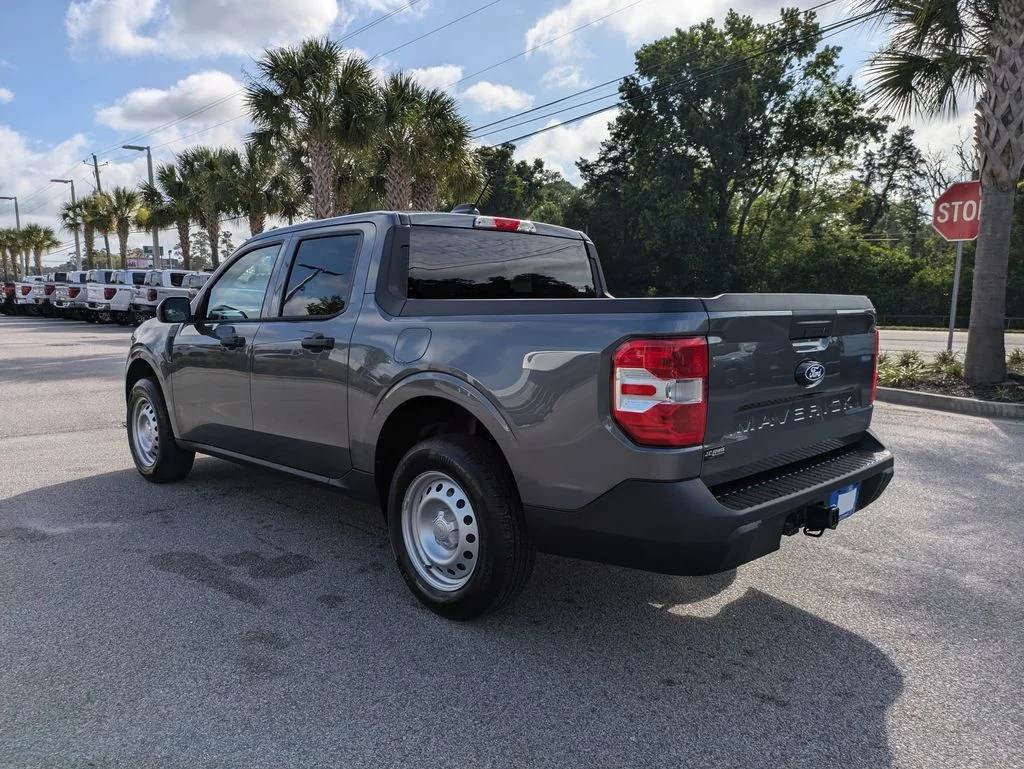 New 2026 Carbonized Gray Metallic Ford XL image 6