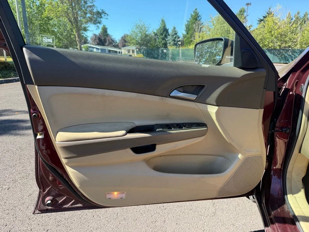 Used 2008 Basque Red Pearl Honda LX image 16