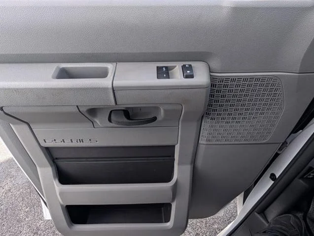 New 2026 Oxford White Ford E-350 SRW image 25