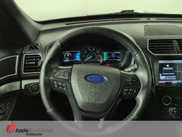 Used 2016 Black Ford XLT image 19