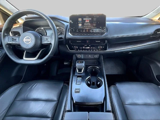 Used 2021 Red Nissan SL image 9