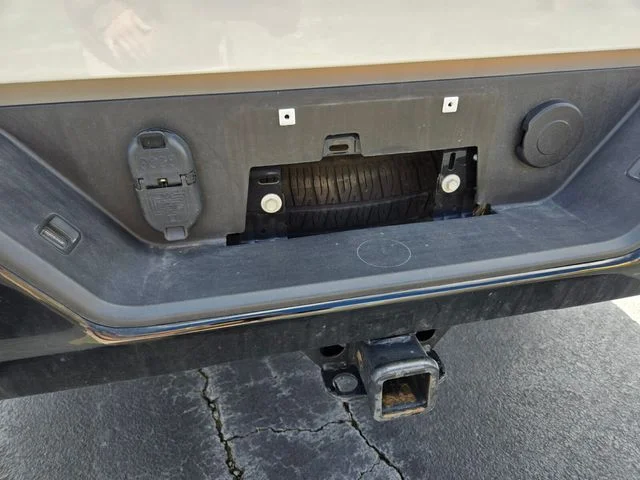 Used 2025 White Chevrolet Custom Trail Boss image 18