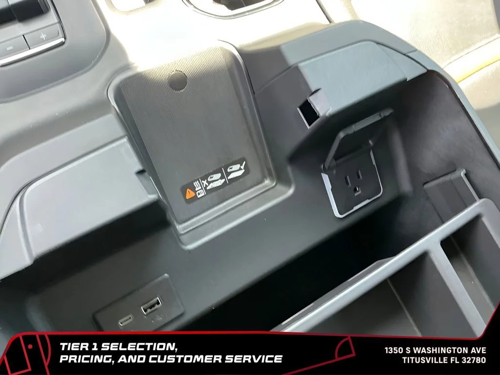 Used 2024 Sterling Metallic GMC AT4 image 39