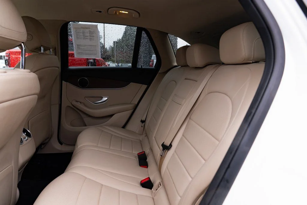 Used 2022 White Mercedes-Benz GLC 300 image 20