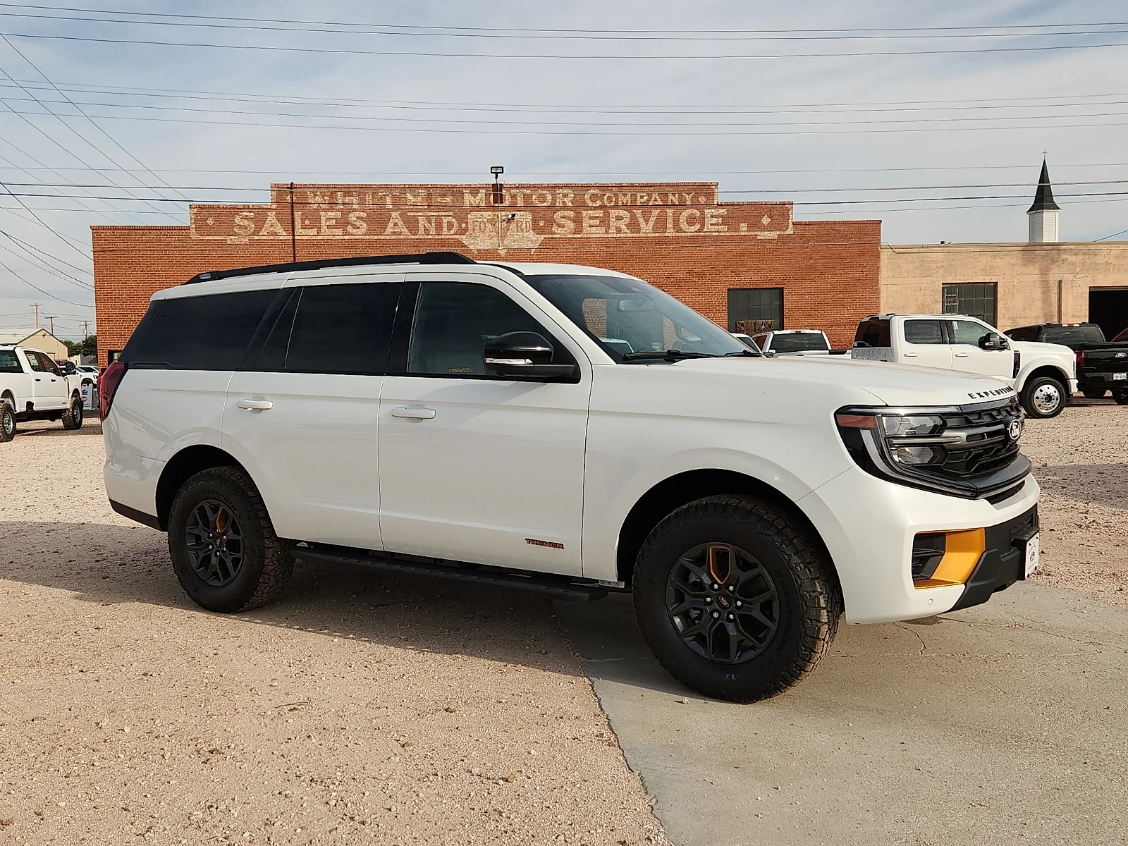 New 2027 Star White Metallic Tri-Coat Ford Tremor image 8