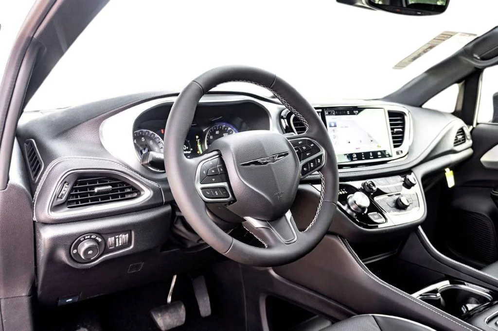 New 2026 White Chrysler Limited image 11