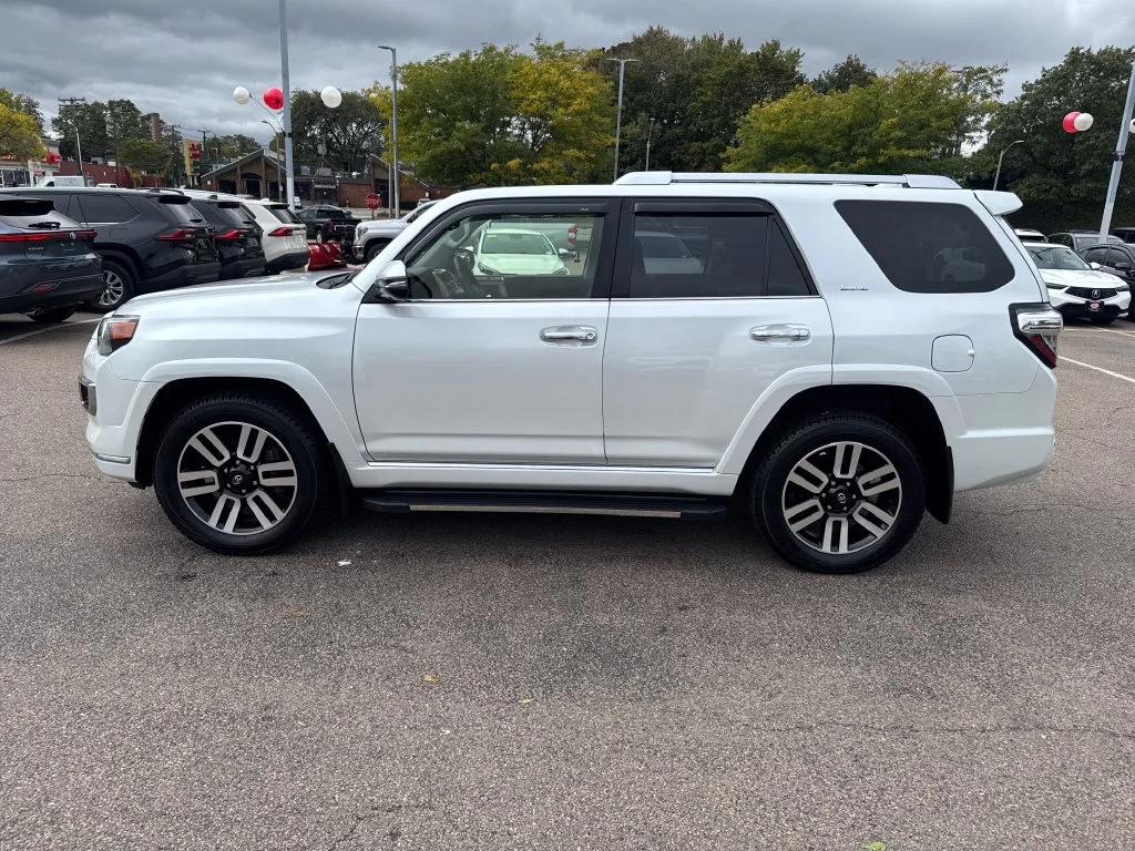 Used 2024 Off-white Toyota Limited image 4