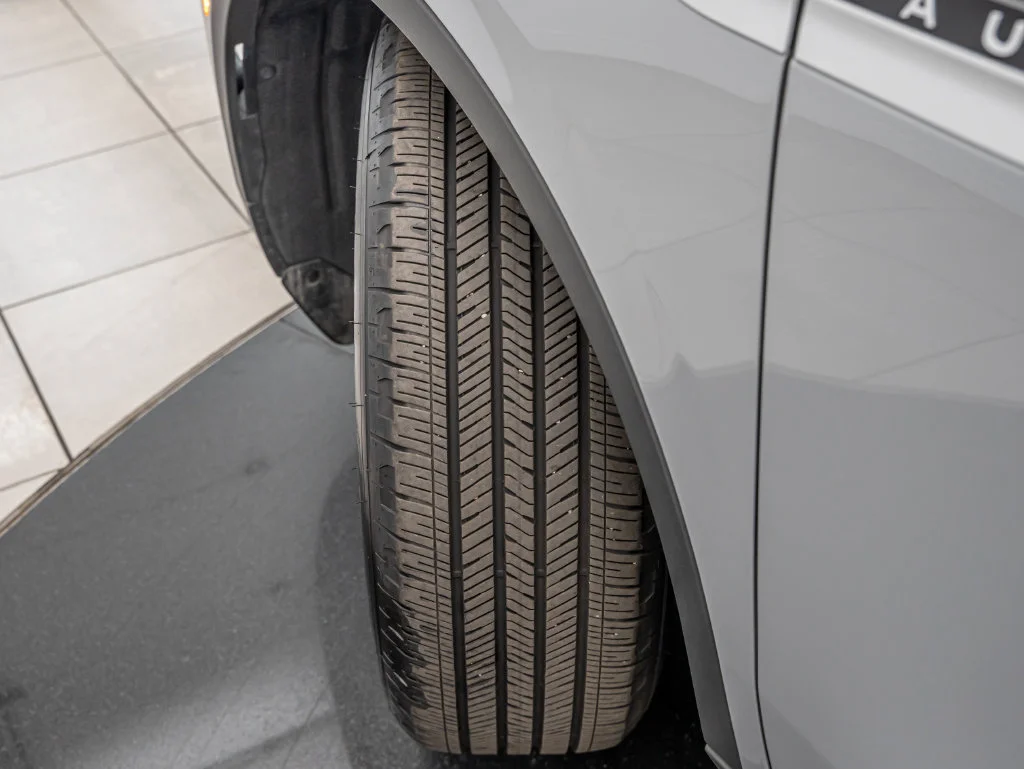 Used 2026 Gray Matter Metallic Cc Lincoln Premiere image 47