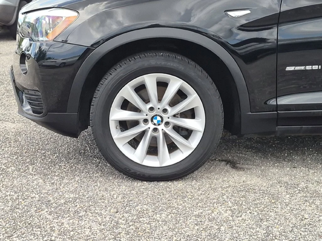 Used 2016 Black BMW sDrive28i image 12