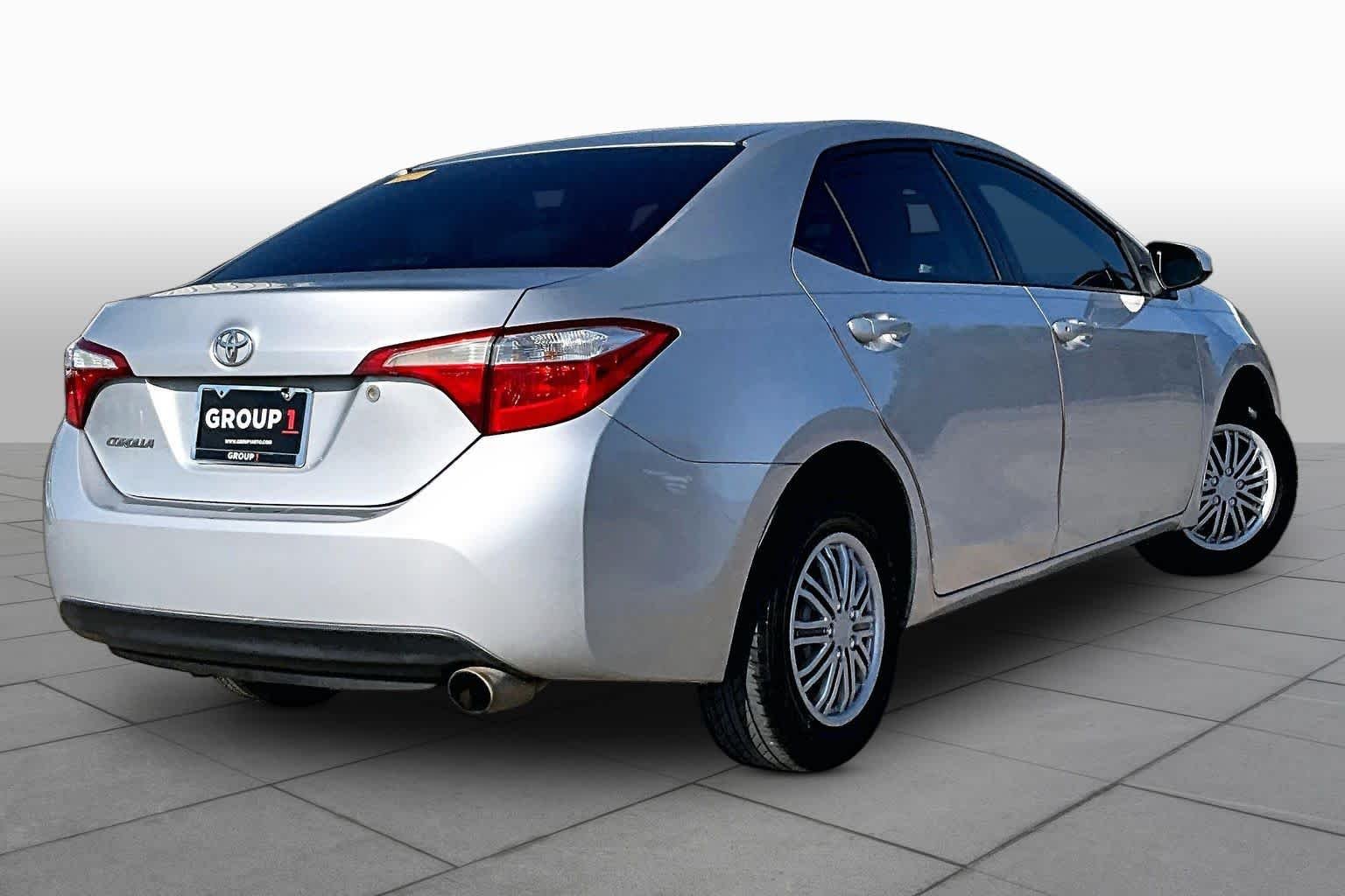 Used 2016 Classic Silver Metallic Toyota L image 13