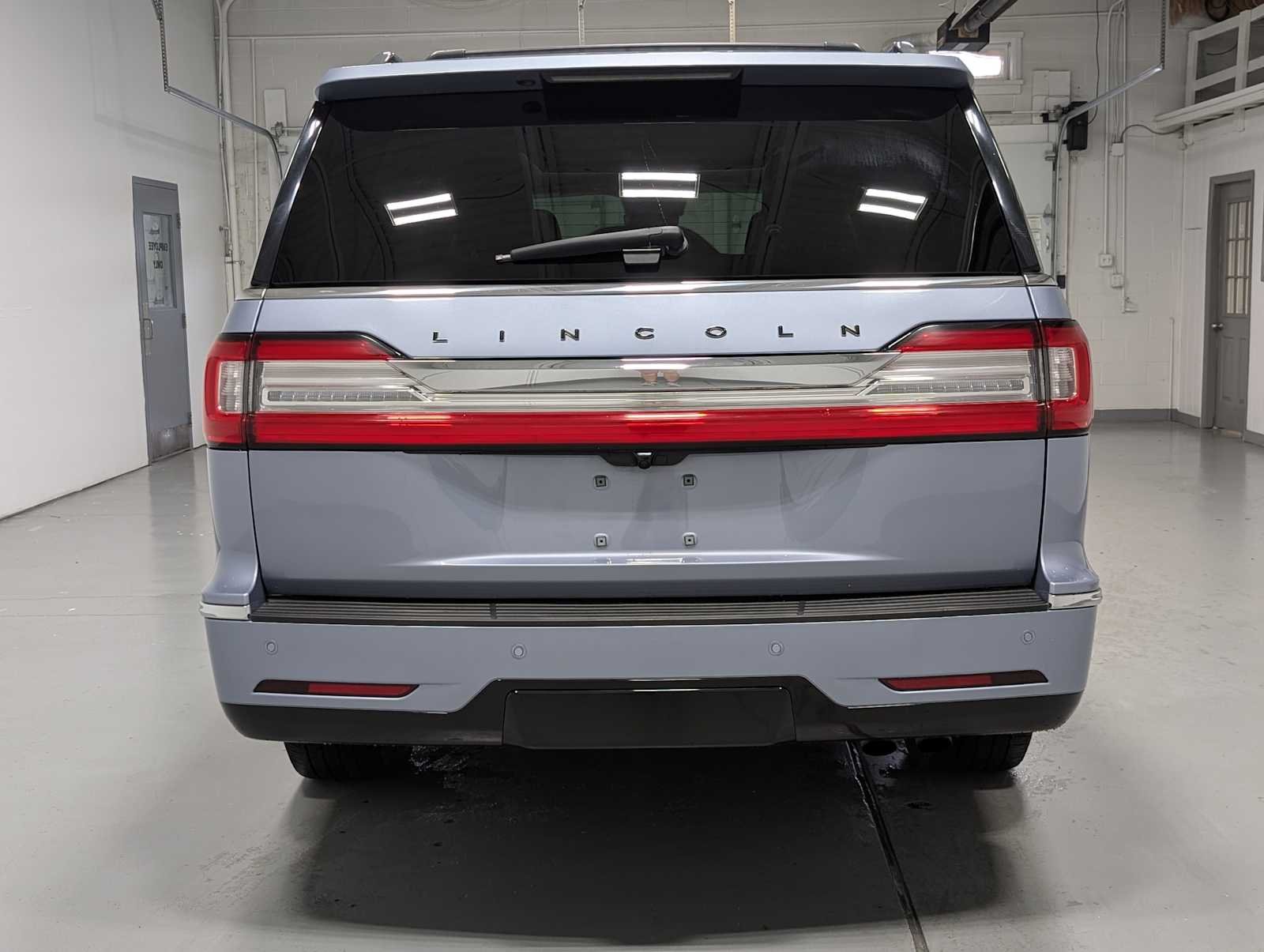 Used 2021 Chroma Crystal Blue Lincoln Black Label image 9