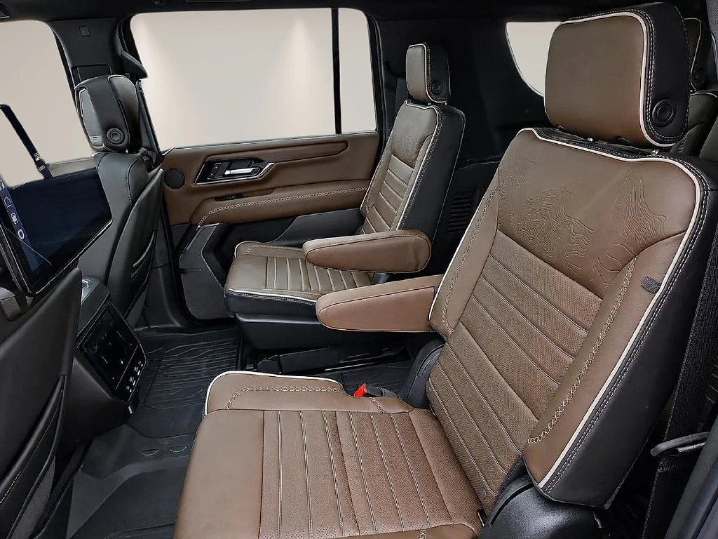 2026 GMC Yukon XL Denali Ultimate - Photo 13