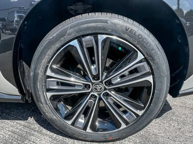 Certified Used 2023 ELEMENTAL SILVER MET Toyota  image 9