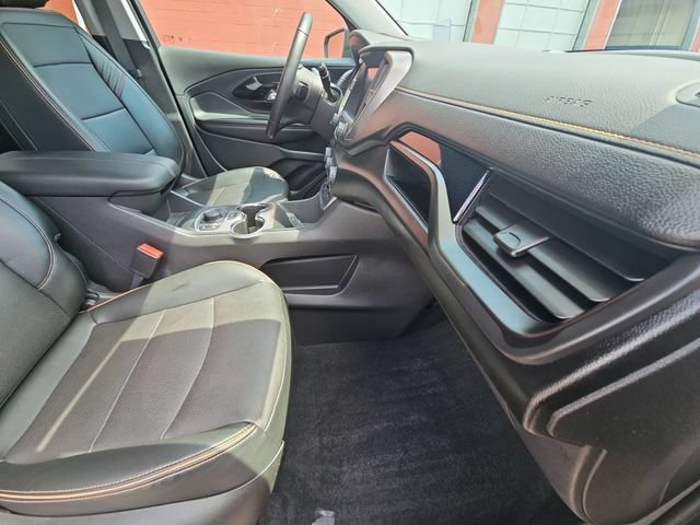 Used 2022 Desert Sand Metallic GMC AT4 image 32