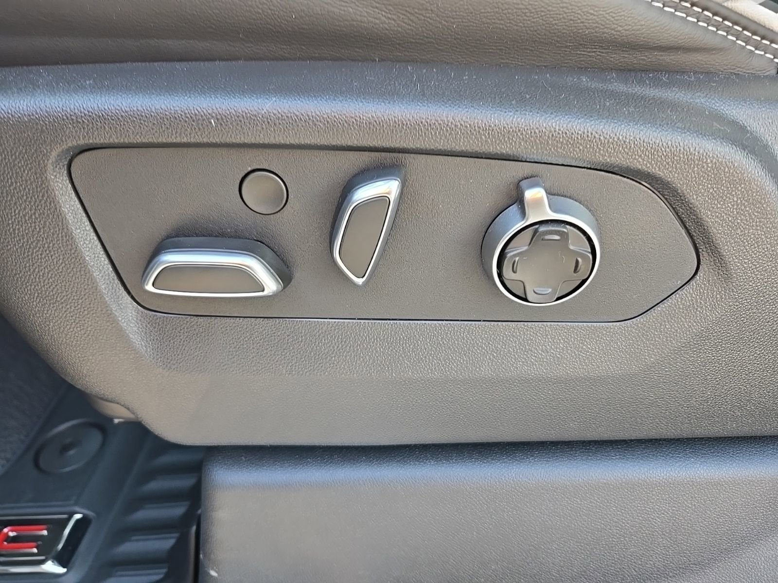 2026 GMC Sierra 1500 AT4X - Photo 32