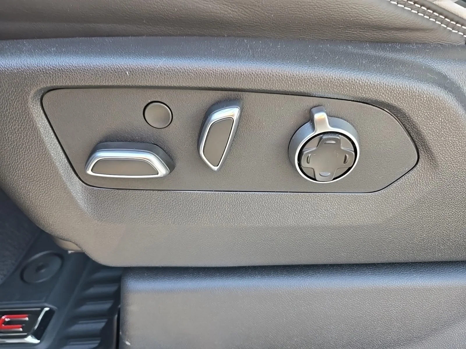 2026 GMC Sierra 1500 AT4X - Photo 32