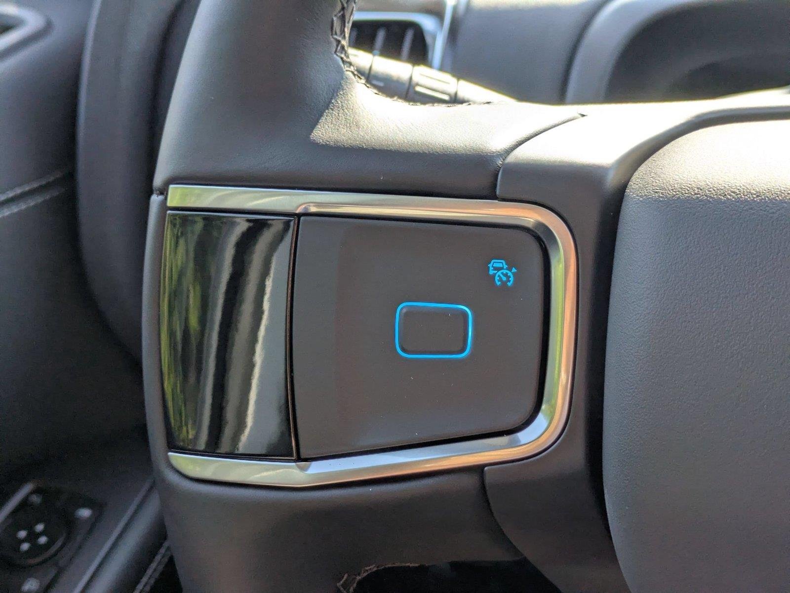 New 2027 Glacier Gray Metallic Tri-Coat Ford MAX Platinum image 17