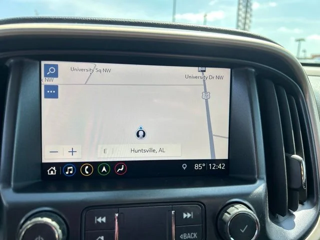 Used 2019 White GMC Denali image 21