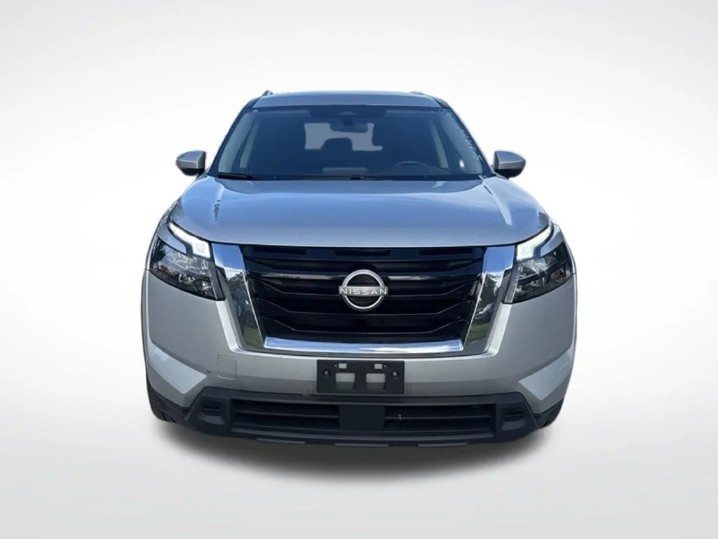Certified Used 2025 Brilliant Silver Metallic Nissan SV image 3
