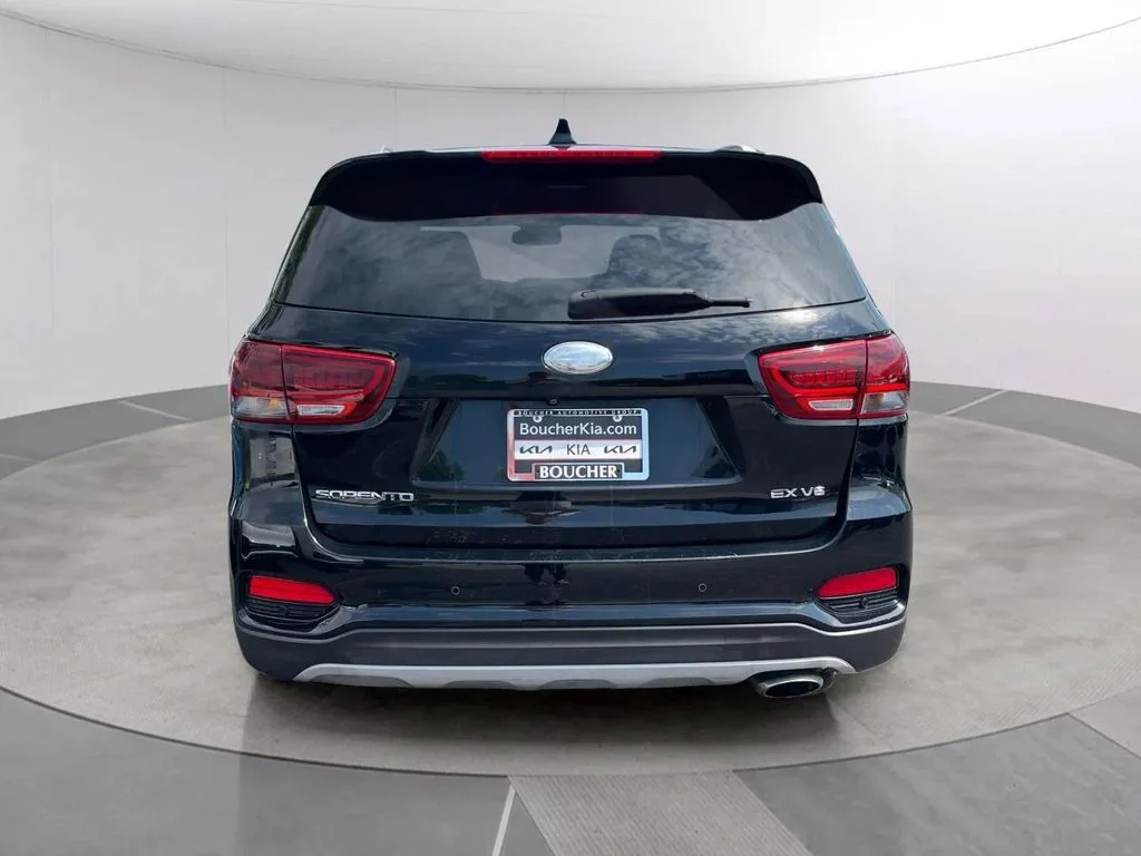 Used 2019 Ebony Black Kia EX image 4