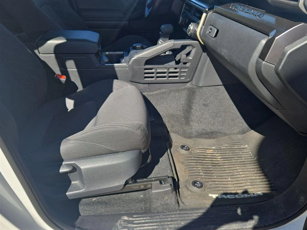 Used 2025 Ice Cap Toyota SR5 image 13