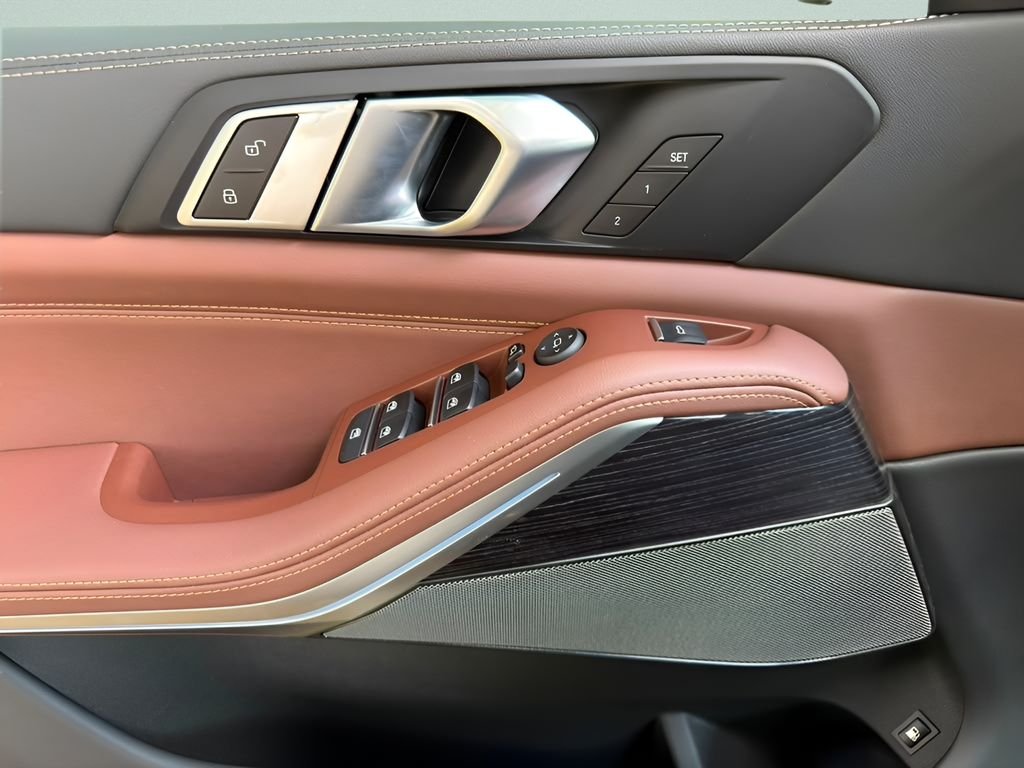 New 2026 Manhattan Green Metallic BMW xDrive50e image 12
