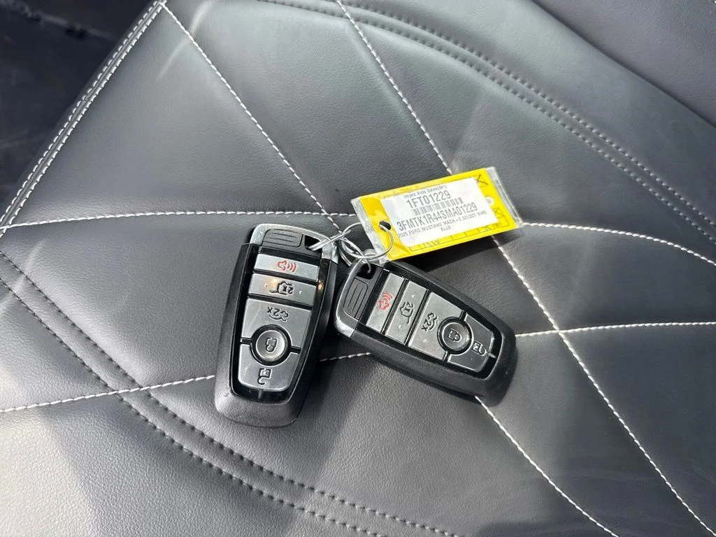 Used 2025 Yellow Ford Select image 22