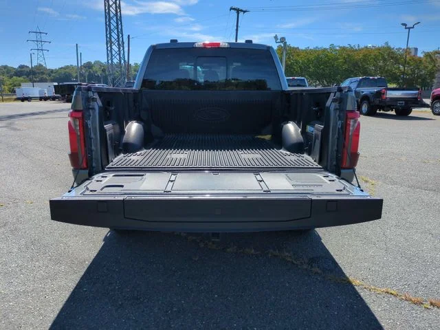 Used 2024 Gray Ford XLT image 30