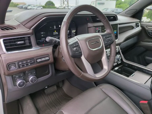 Used 2022 White GMC Denali image 16