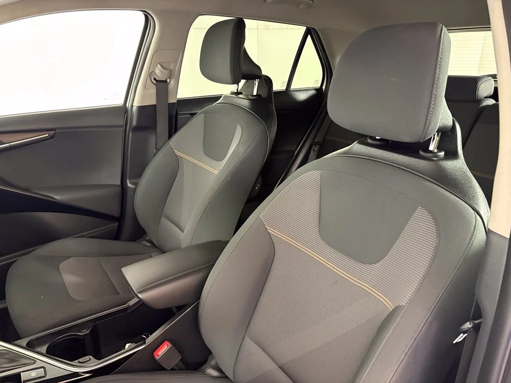 Used 2025 White Kia LX image 18