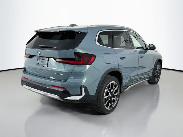 New 2026 Green Metallic BMW xDrive28i image 7