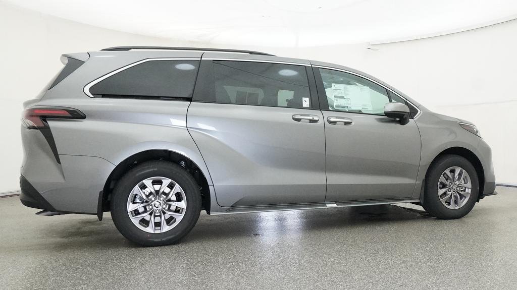 New 2026 Heavy Metal Toyota XLE image 15