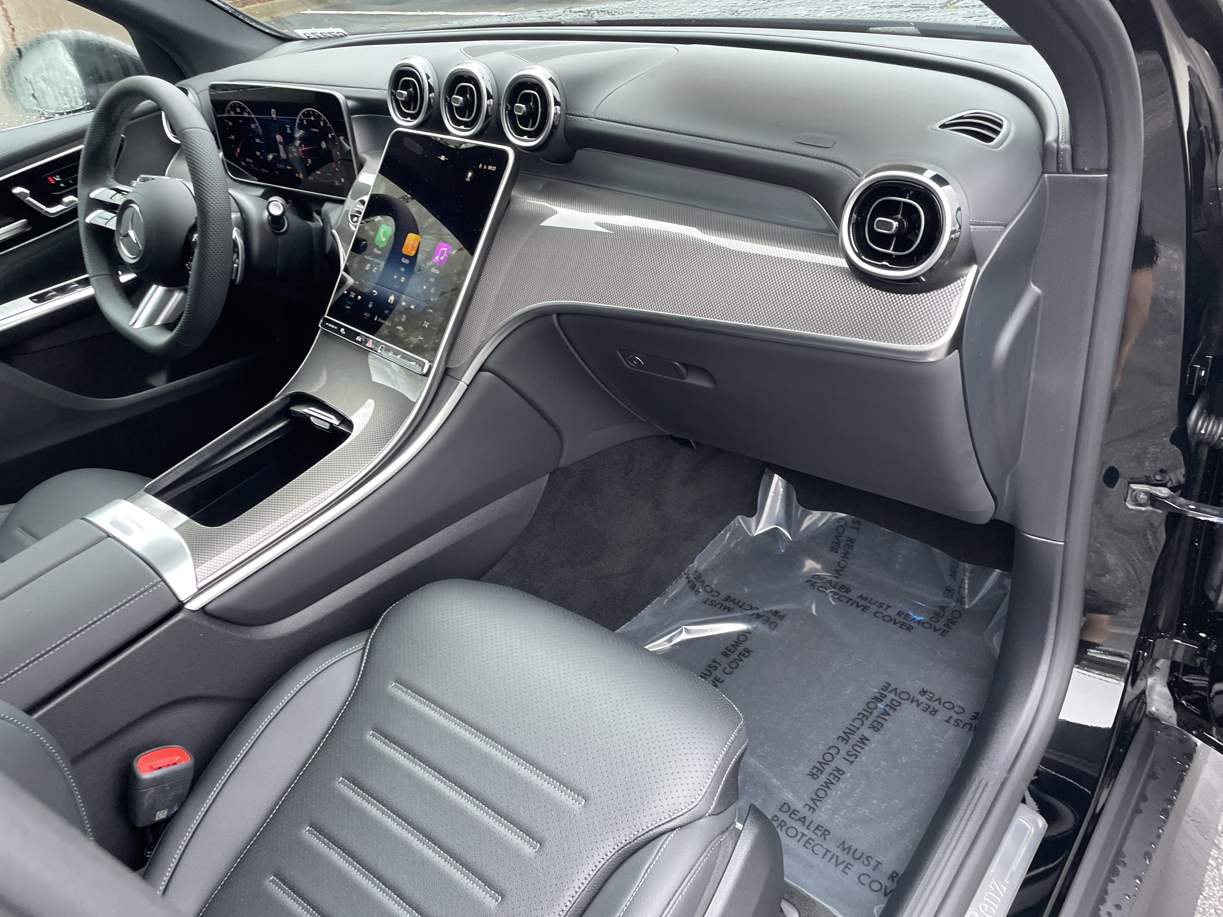 New 2026 Black Mercedes-Benz GLC 300 SUV image 42