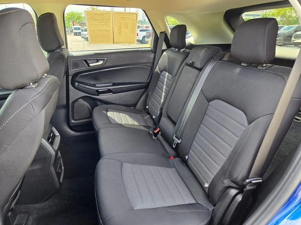 Used 2021 Blue Ford SE image 26