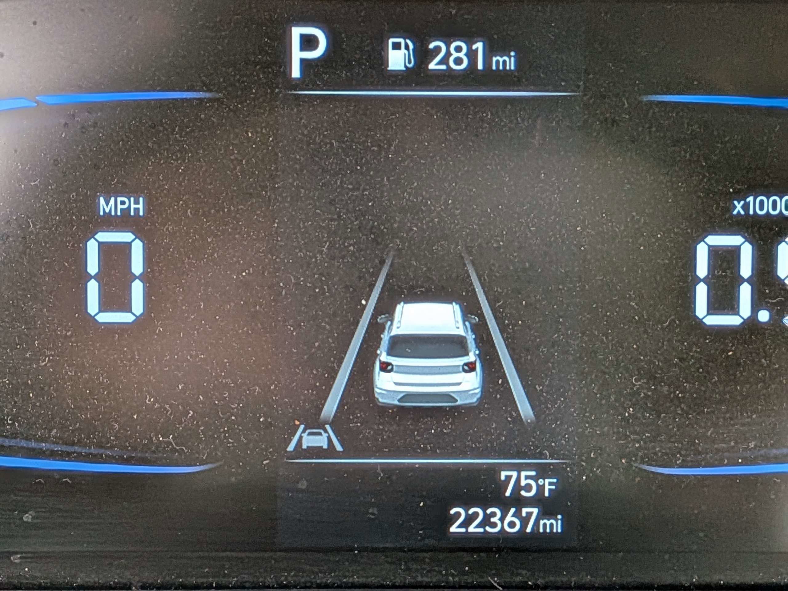 Used 2025 White Hyundai SEL image 27