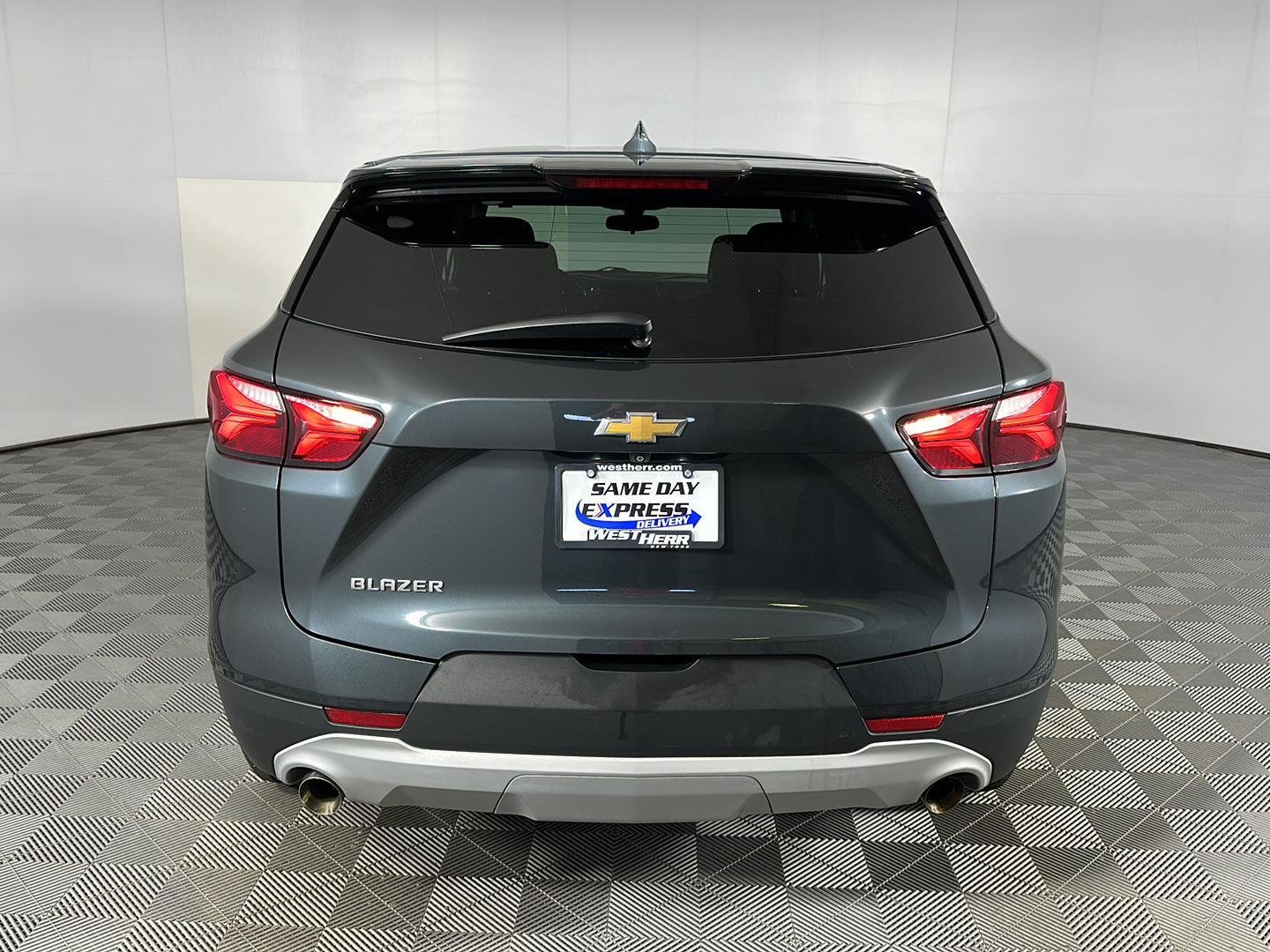 Used 2020 Graphite Metallic Chevrolet LT image 7