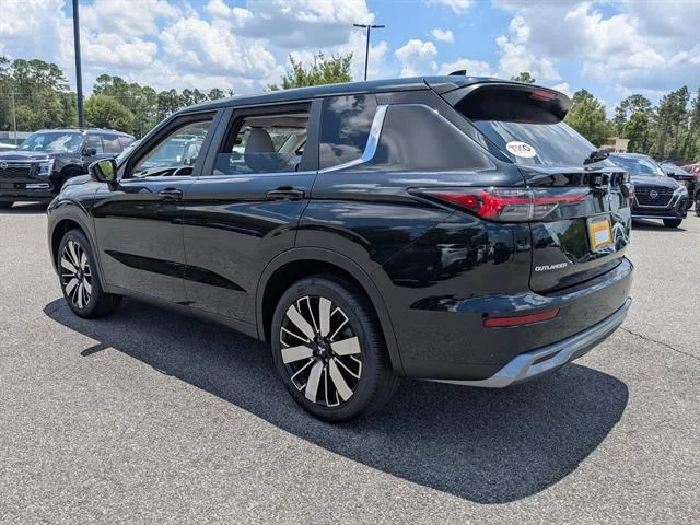 2025 Mitsubishi Outlander SE - Photo 6