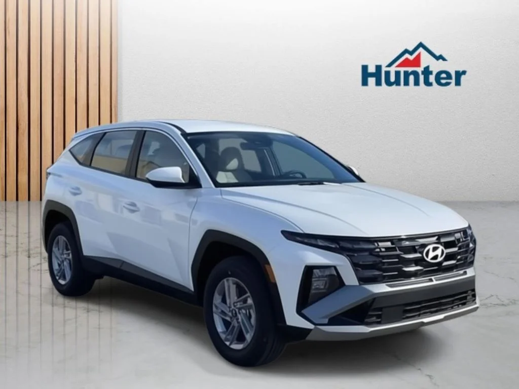 Used 2025 Serenity White Pearl Hyundai SE image 1