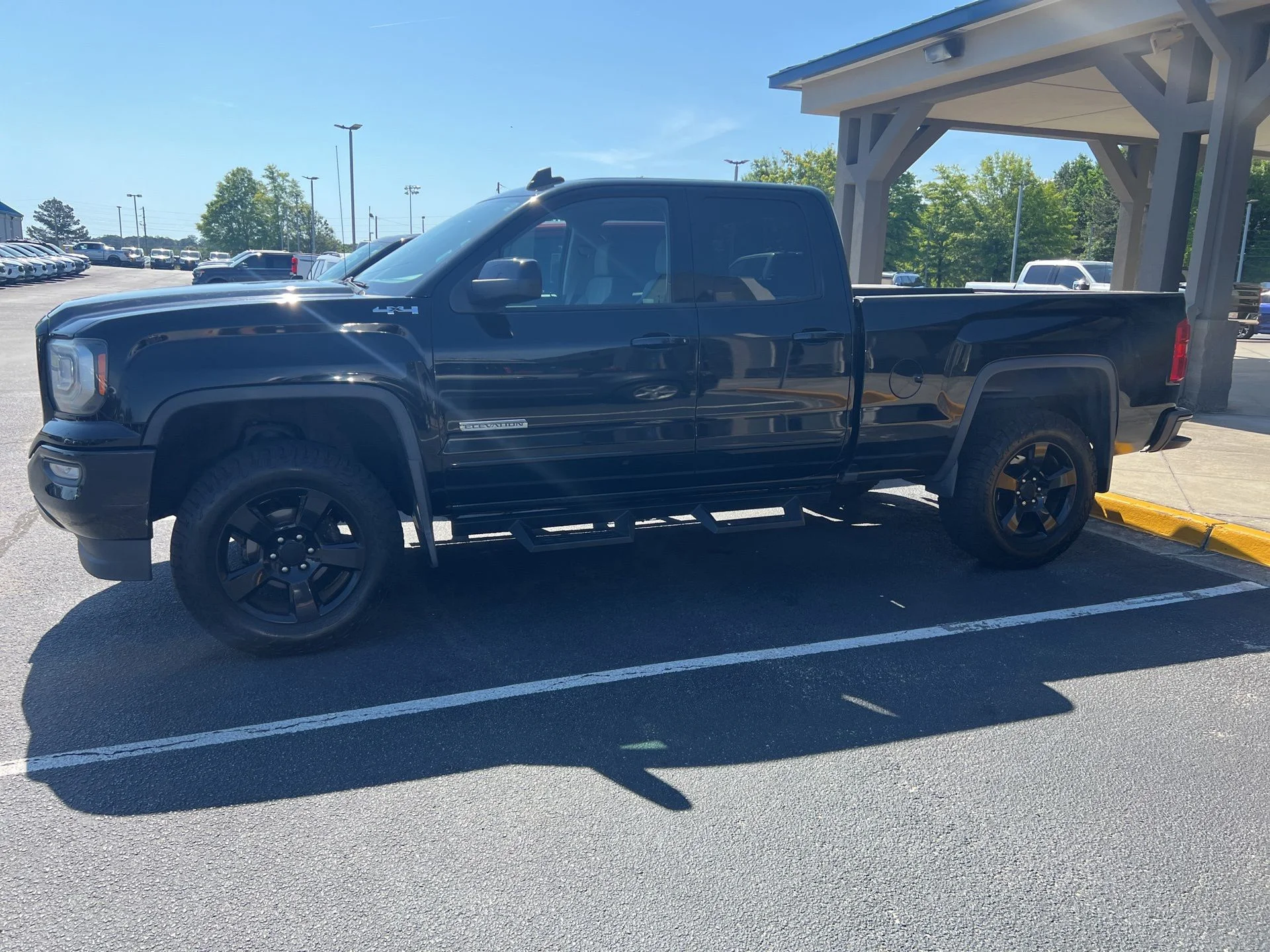 2016 GMC Sierra 4WD Double Cab Standard Box's photo